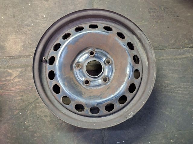 bontott VW GOLF V Acélfelni (1 db)