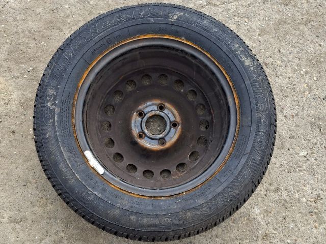 bontott VW GOLF V Acélfelni Gumival (1 db)