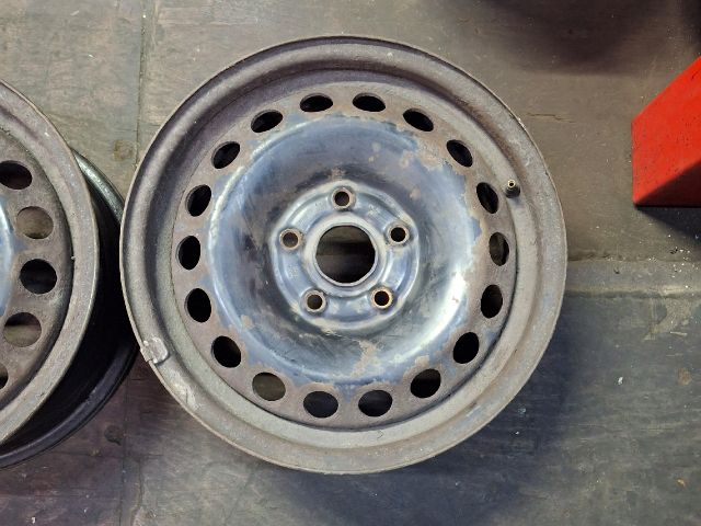 bontott VW GOLF V Acélfelni Pár