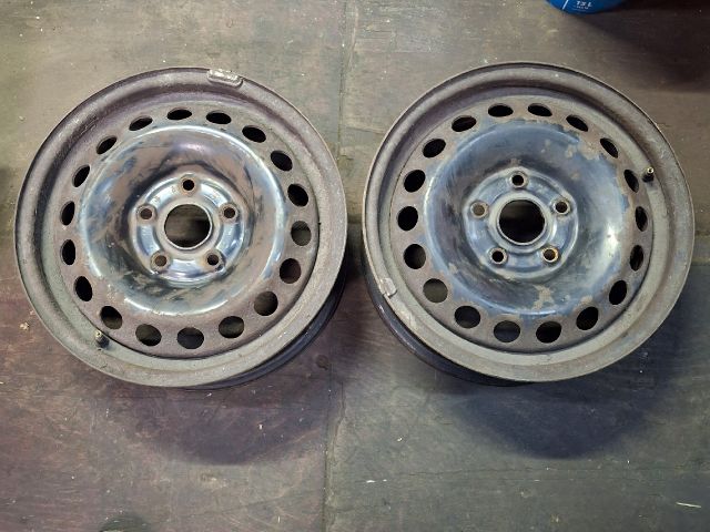 bontott VW GOLF V Acélfelni Pár