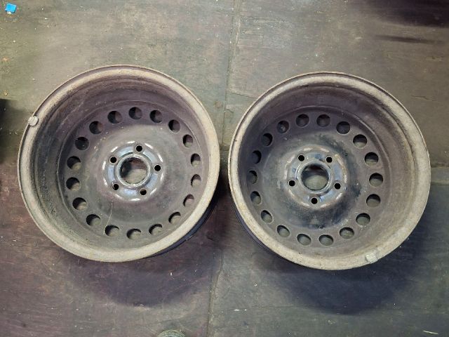 bontott VW GOLF V Acélfelni Pár