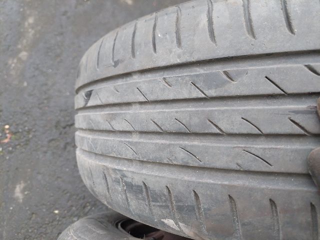 bontott VW GOLF V Acélfelni Szett Gumival