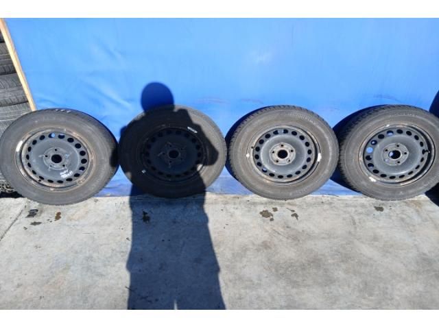 bontott VW GOLF V Acélfelni Szett Gumival