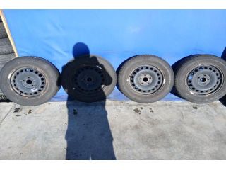 bontott VW GOLF V Acélfelni Szett Gumival