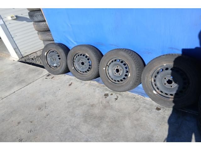 bontott VW GOLF V Acélfelni Szett Gumival