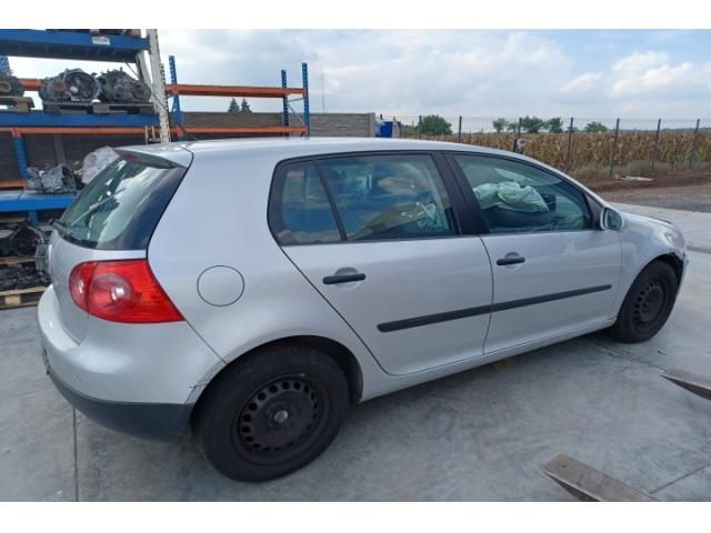 bontott VW GOLF V Acélfelni Szett Gumival