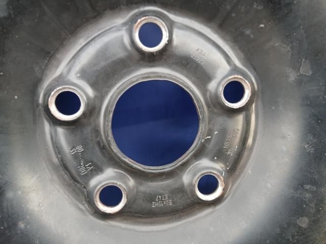 bontott VW GOLF V Acélfelni Szett Gumival