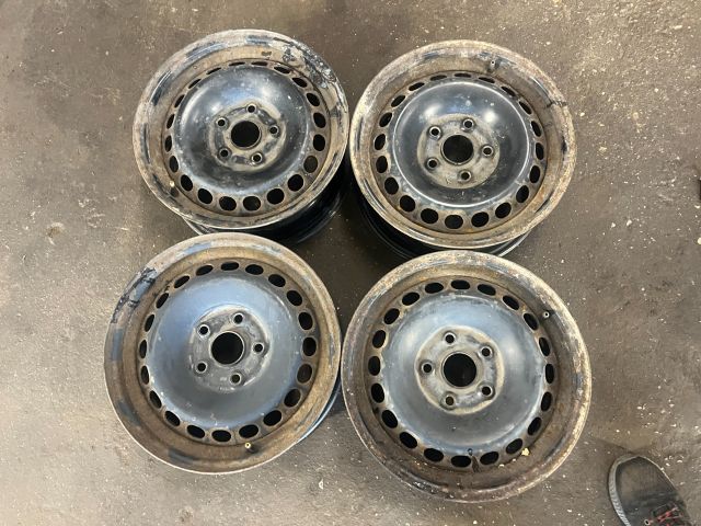 bontott VW GOLF V Acélfelni Szett