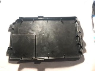 bontott VW GOLF V Akkumulátor Fedél