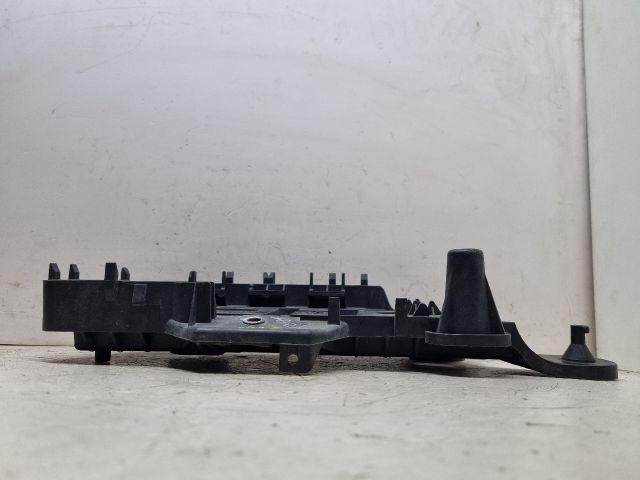 bontott VW GOLF V Akkumulátor Tartó