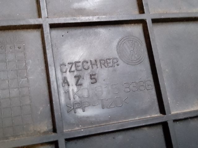 bontott VW GOLF V Akkumulátor Tartó