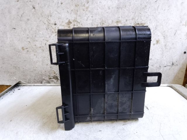 bontott VW GOLF V Akkumulátor Tartó