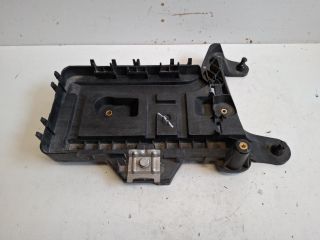 bontott VW GOLF V Akkumulátor Tartó