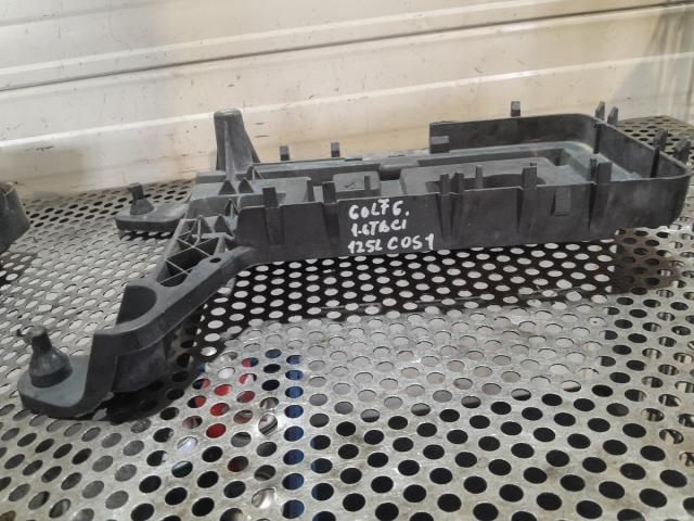 bontott VW GOLF V Akkumulátor Tartó