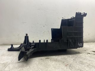 bontott VW GOLF V Akkumulátor Tartó