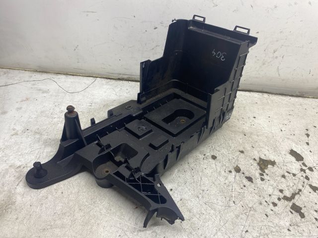 bontott VW GOLF V Akkumulátor Tartó