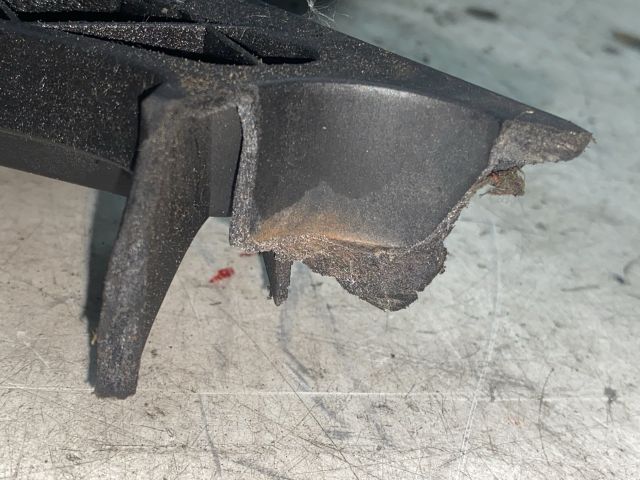 bontott VW GOLF V Akkumulátor Tartó