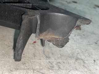 bontott VW GOLF V Akkumulátor Tartó