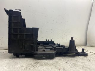 bontott VW GOLF V Akkumulátor Tartó