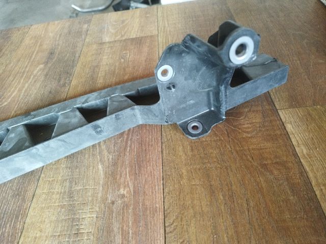 bontott VW GOLF V Alsó Kereszttartó