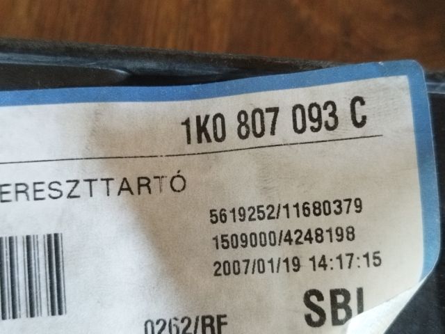 bontott VW GOLF V Alsó Kereszttartó