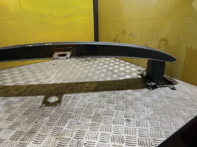 bontott VW GOLF V Alsó Kereszttartó