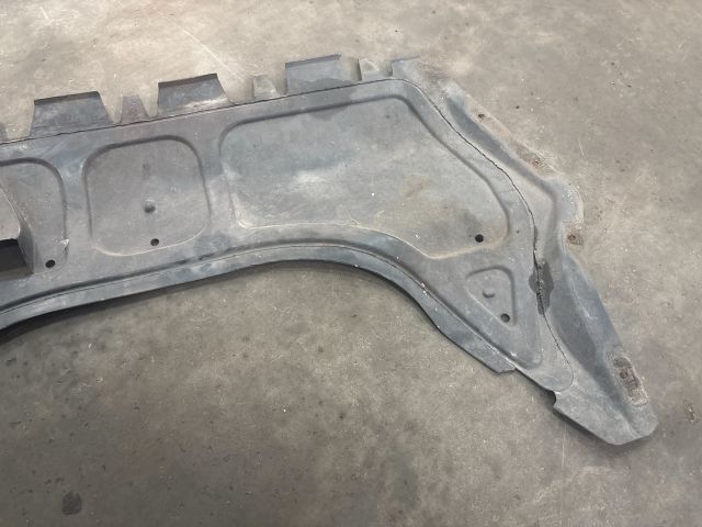 bontott VW GOLF V Alsó Motorburkolat