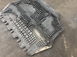 bontott VW GOLF V Alsó Motorburkolat