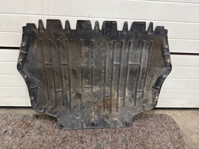 bontott VW GOLF V Alsó Motorburkolat