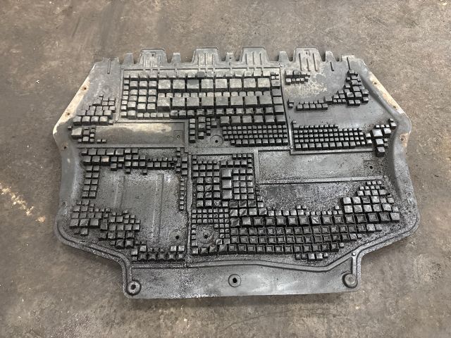 bontott VW GOLF V Alsó Motorburkolat