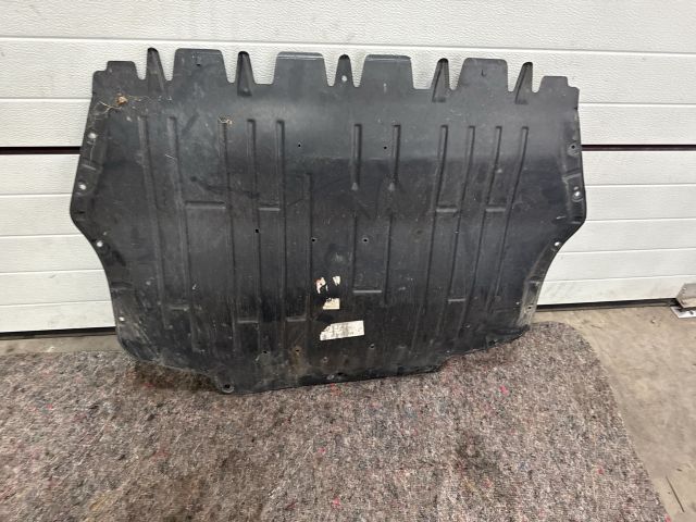 bontott VW GOLF V Alsó Motorburkolat