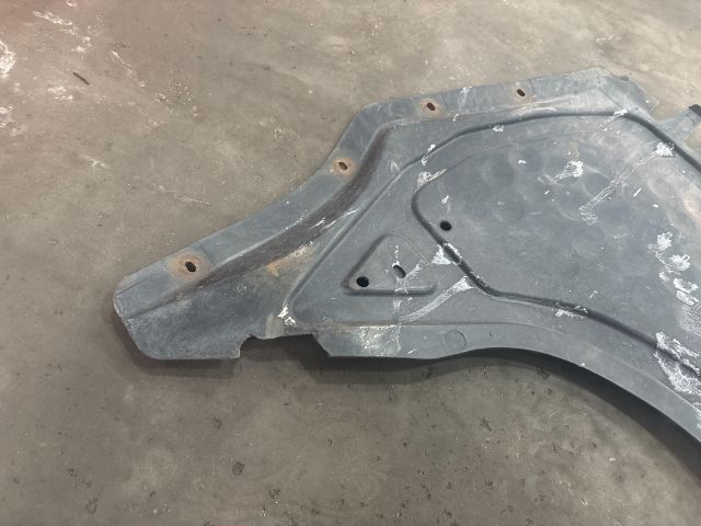 bontott VW GOLF V Alsó Motorburkolat