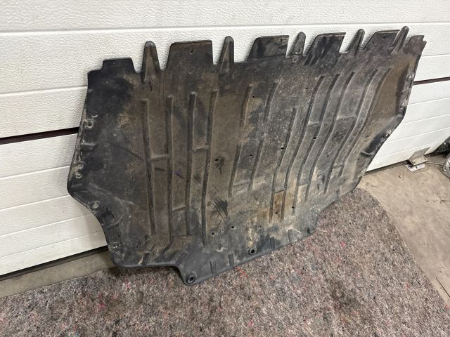 bontott VW GOLF V Alsó Motorburkolat