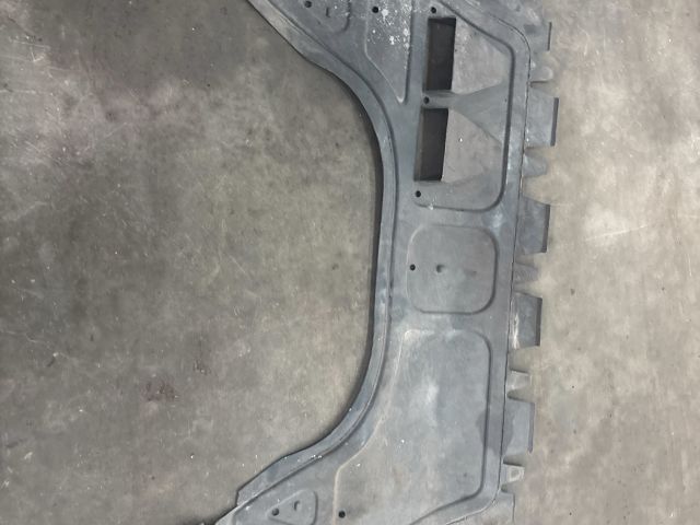 bontott VW GOLF V Alsó Motorburkolat