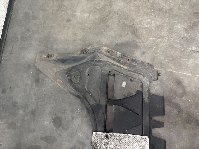 bontott VW GOLF V Alsó Motorburkolat