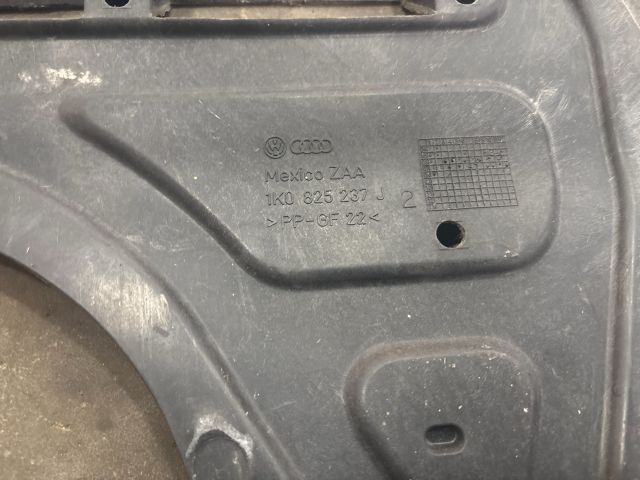 bontott VW GOLF V Alsó Motorburkolat