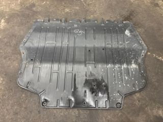 bontott VW GOLF V Alsó Motorburkolat