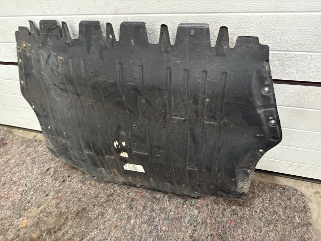 bontott VW GOLF V Alsó Motorburkolat