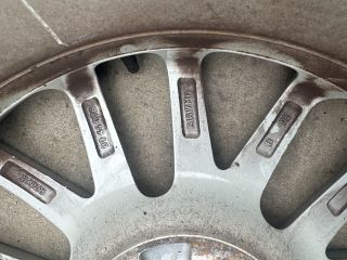 bontott VW GOLF V Alufelni Szett Gumival