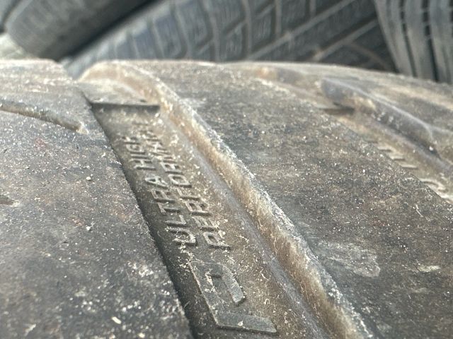 bontott VW GOLF V Alufelni Szett Gumival