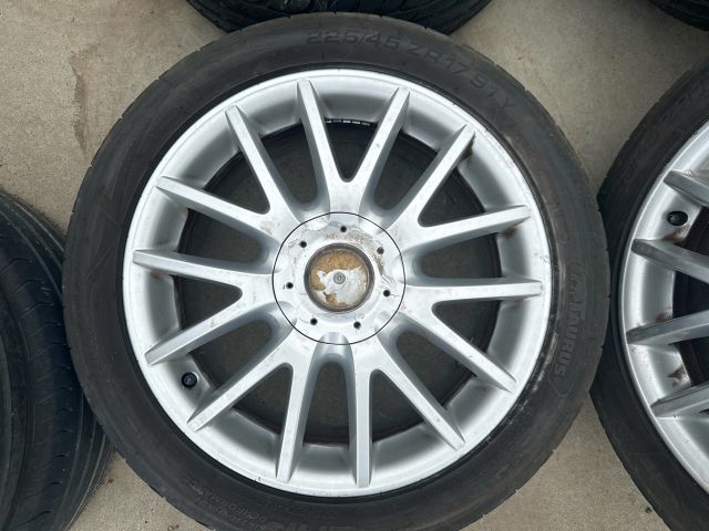 bontott VW GOLF V Alufelni Szett Gumival