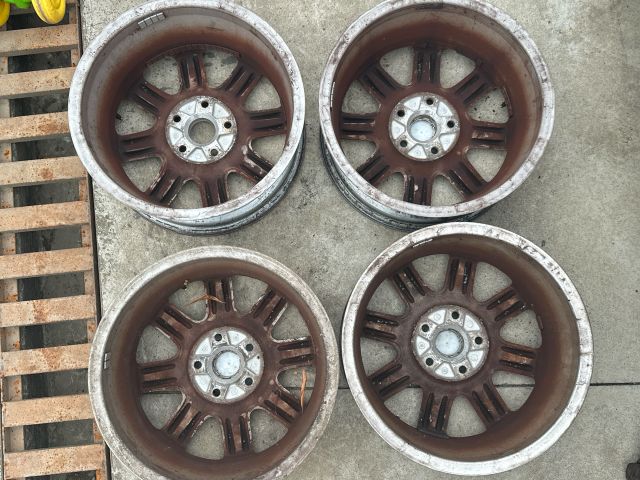 bontott VW GOLF V Alufelni Szett