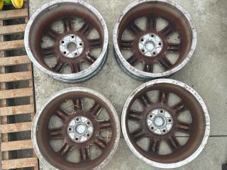 bontott VW GOLF V Alufelni Szett