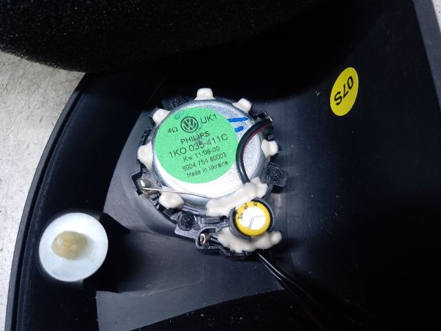 bontott VW GOLF V Bal A Oszlop Hangszóró Burkolat