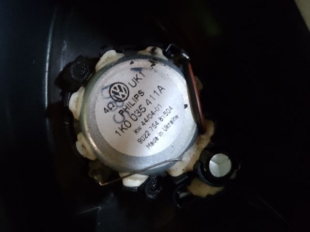 bontott VW GOLF V Bal A Oszlop Hangszóró Burkolat