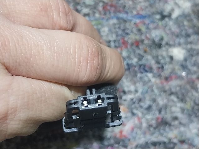 bontott VW GOLF V Bal A Oszlop Hangszóró