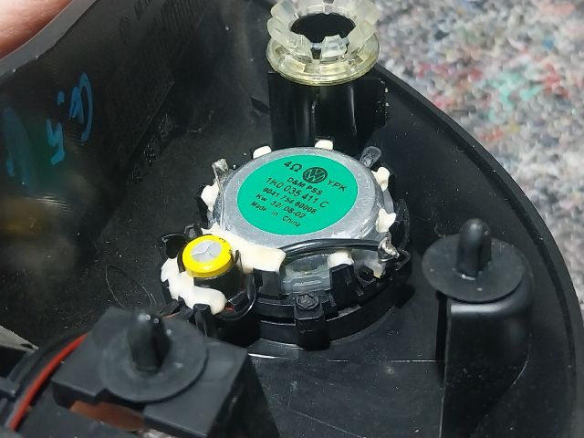 bontott VW GOLF V Bal A Oszlop Hangszóró