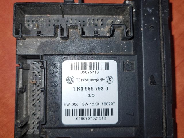 bontott VW GOLF V Bal első Ablakemelő Elektronika