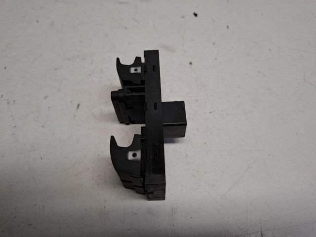 bontott VW GOLF V Bal első Ablakemelő Kapcsoló