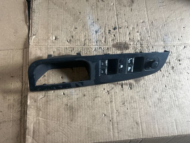 bontott VW GOLF V Bal első Ablakemelő Kapcsoló